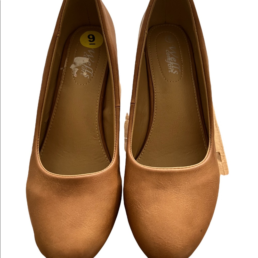 Wells Comfort Heels Size 9